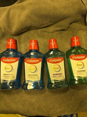 Colgate Mouthwash (2) Peppermint (1) Spearmint (1) Gum Health